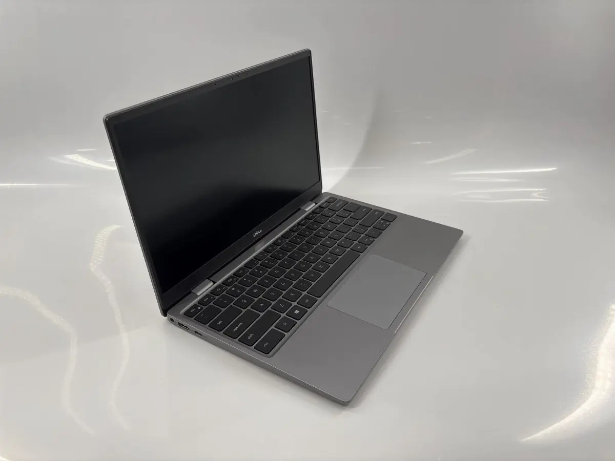 Dell Latitude 3320 13.3" Core i5-1145G7 | 16GB 256GB-SSD