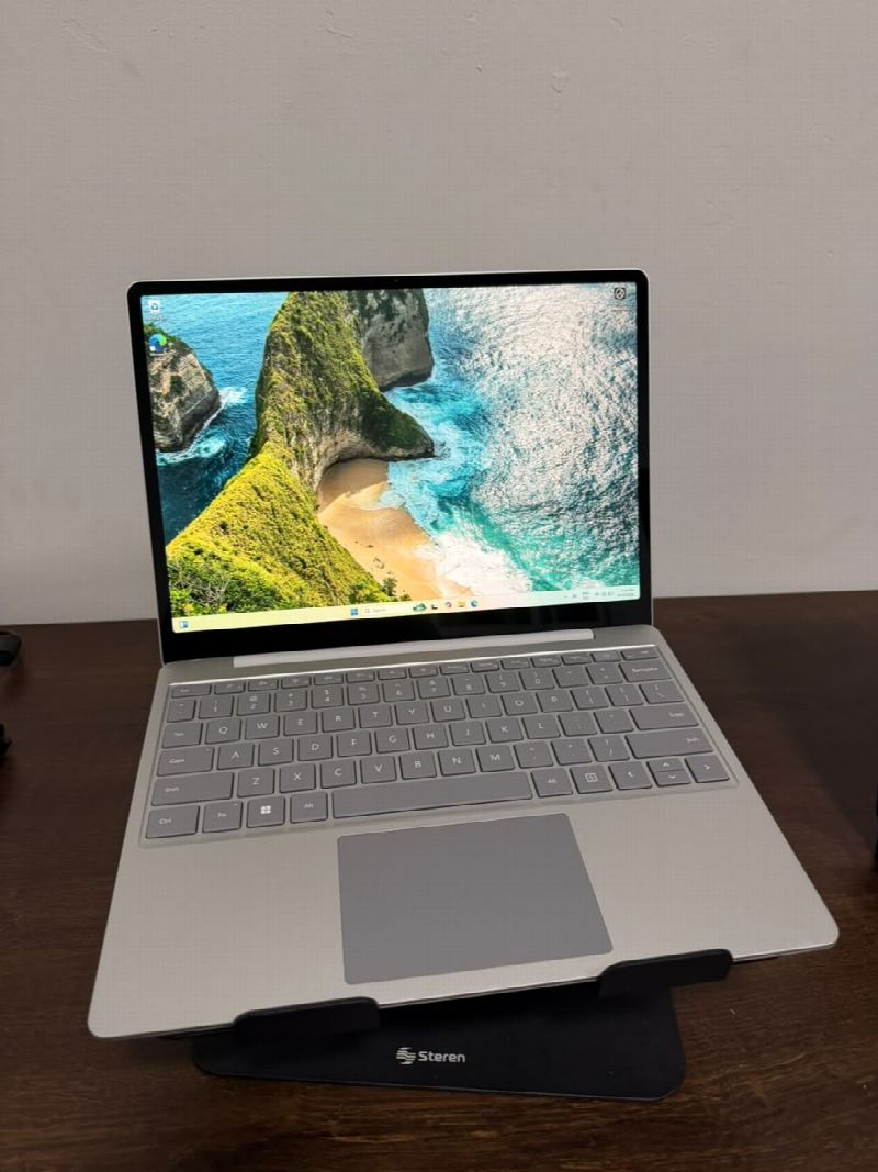 Microsoft Surface Laptop Go 2 12.4" i5 2.40GHz/8GB/128GB (Platinum)